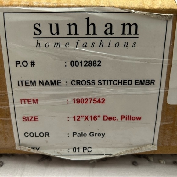 Splendid Decorative Pillow w/cross Stitch Embroidery NWT
Final price cut - Picture 6 of 8